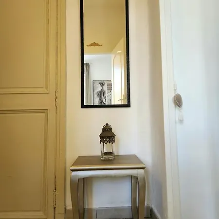 Douceur Et Charme Avec Jardinet Plein Sud